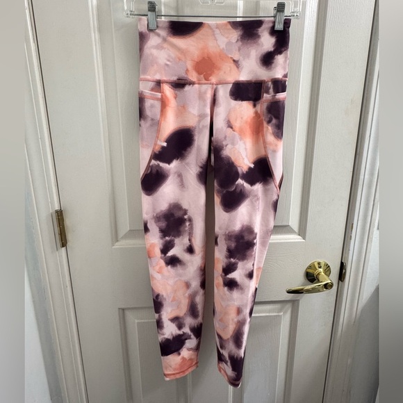 Old Navy Pink and Purple Activewear set- shorts/leggings small and bra XS - Picture 2 of 16